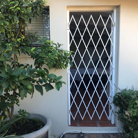 Apartamento Just A Bed Stellenbosch Exterior foto