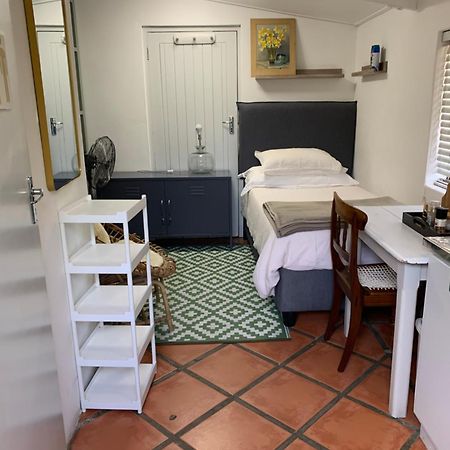 Apartamento Just A Bed Stellenbosch Exterior foto